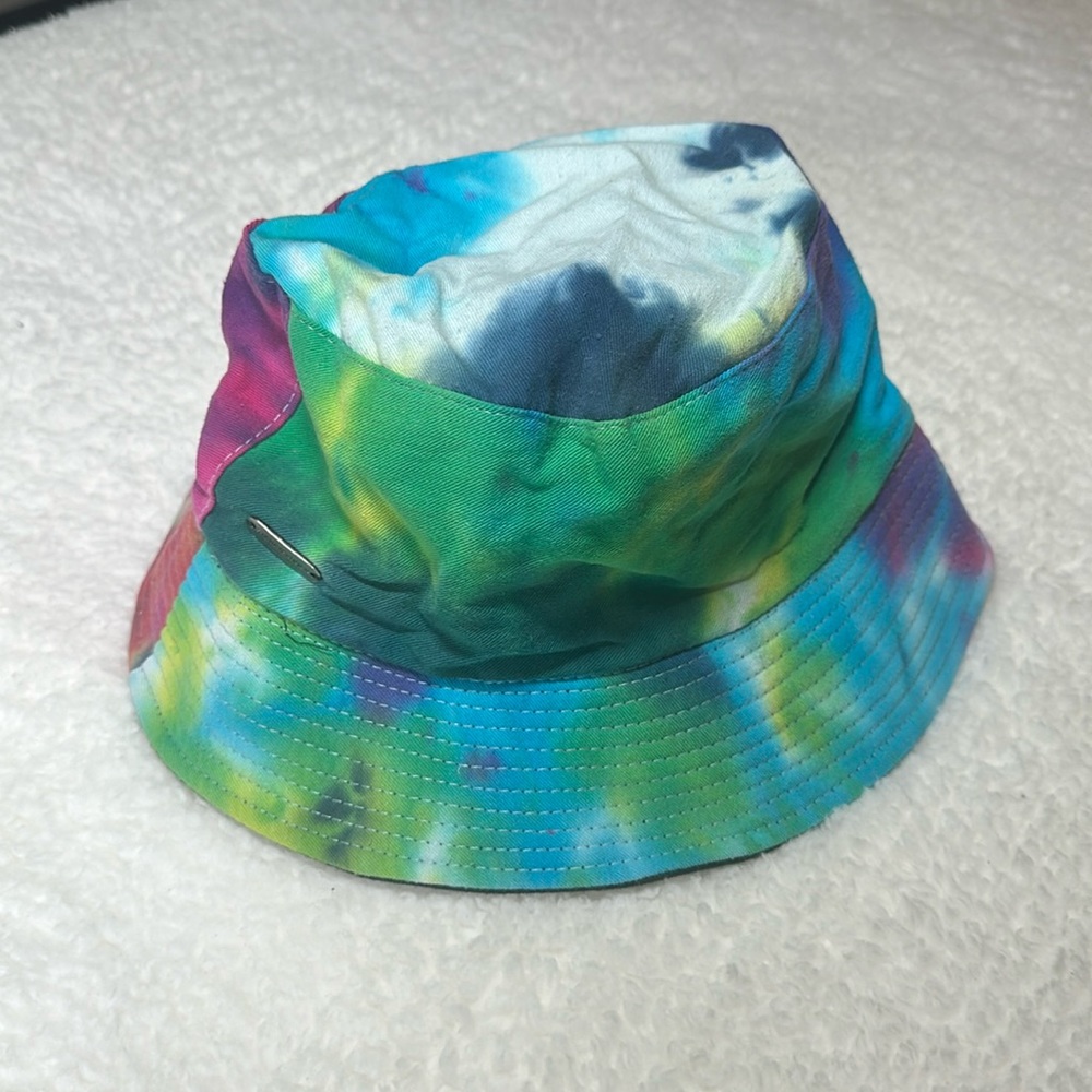 STEVE MADDEN Reversible Bucket Hat